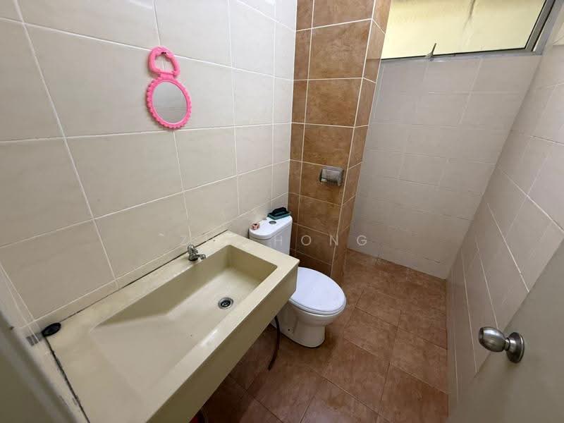 Kondominium untuk Disewa di Platinum Lake PV 13 - Zhi Hong Loh - Bathroom - PropertyGuru.com.my