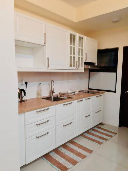 Kediaman Servis untuk Dijual di Suria Residence - Rafedah Binti Abdul Aziz - Kitchen - PropertyGuru.com.my