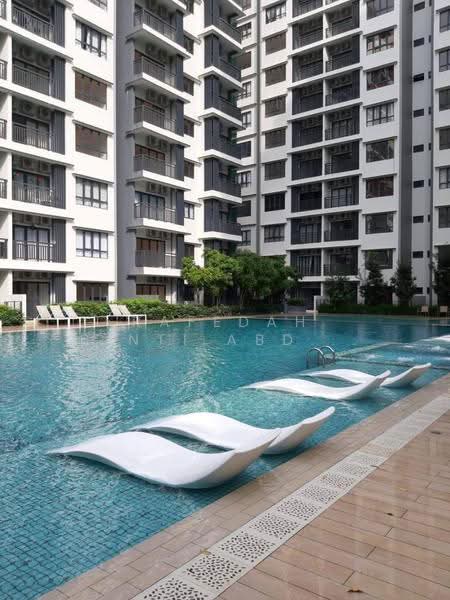 Kediaman Servis untuk Dijual di Suria Residence - Rafedah Binti Abdul Aziz - Exterior - PropertyGuru.com.my