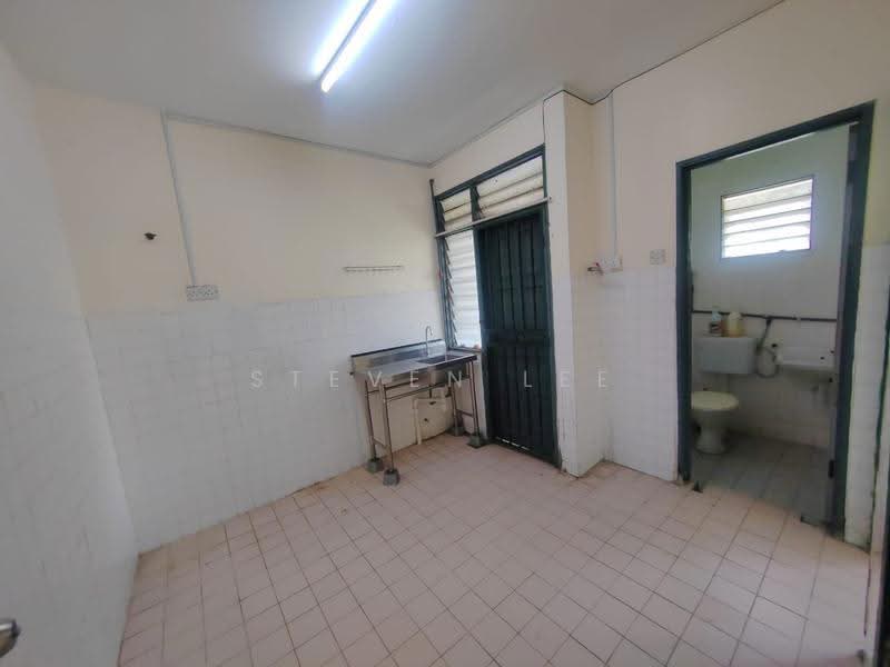 2-storey Terraced House for Sale in (Bukit Sentosa) Seksyen Bs1 (Serendah) - Steven Lee - Bathroom - PropertyGuru.com.my