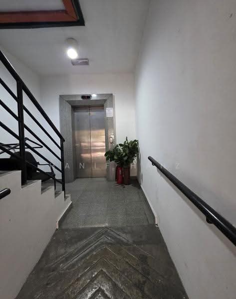 Shop / Office untuk Dijual di Shah Alam (Selangor) - Hanif Hanz - Corridor - PropertyGuru.com.my