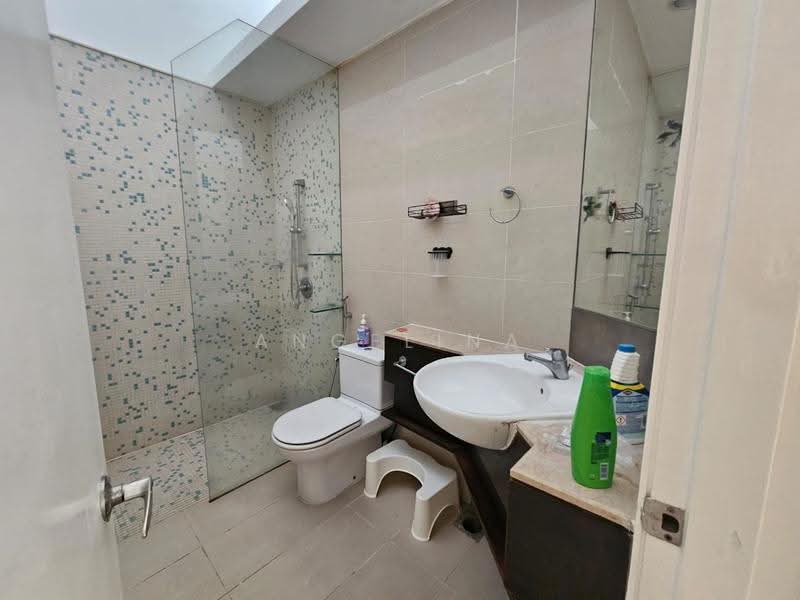 Semi-Detached House for Rent in Mont Kiara (Kuala Lumpur) - Angelina Erlin - Bathroom - PropertyGuru.com.my