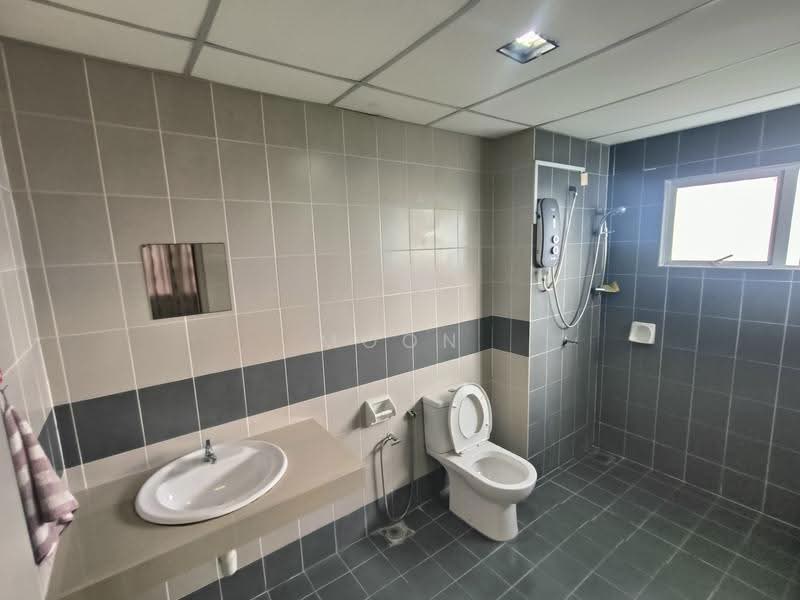 Kondominium untuk Dijual di Koi Kinrara - Moon Chiew - Bathroom - PropertyGuru.com.my