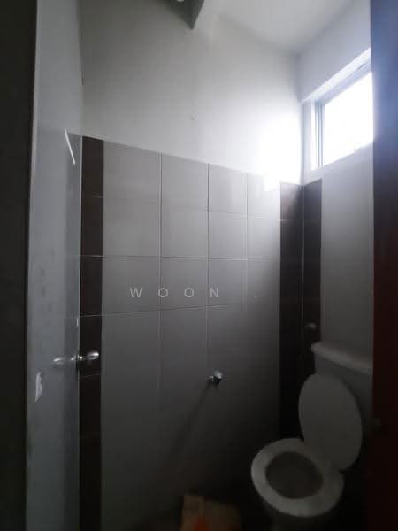 Shop for Sale in Semabok (Melaka) - Woon . - Bathroom - PropertyGuru.com.my