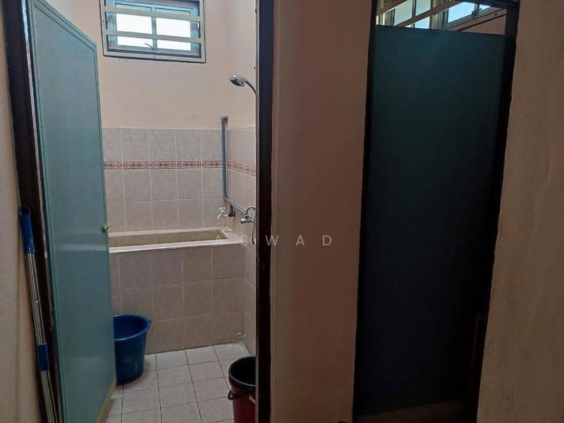 Semi-Detached House for Sale in Bagan Lebai Tahir (Butterworth) - Aswad . - Bathroom - PropertyGuru.com.my