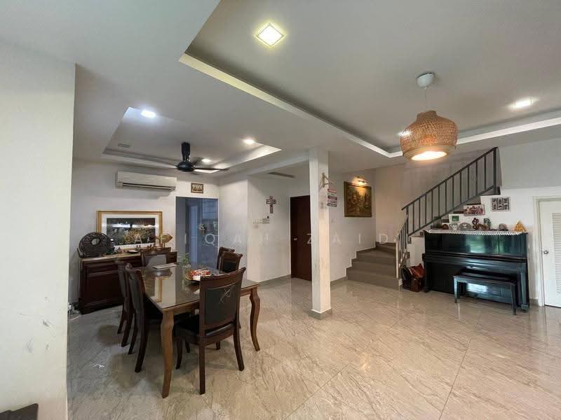 2-storey Terraced House for Sale in Taman Kelana Idaman (Ara Damansara) - Afiqah zaidi - Living Room - PropertyGuru.com.my