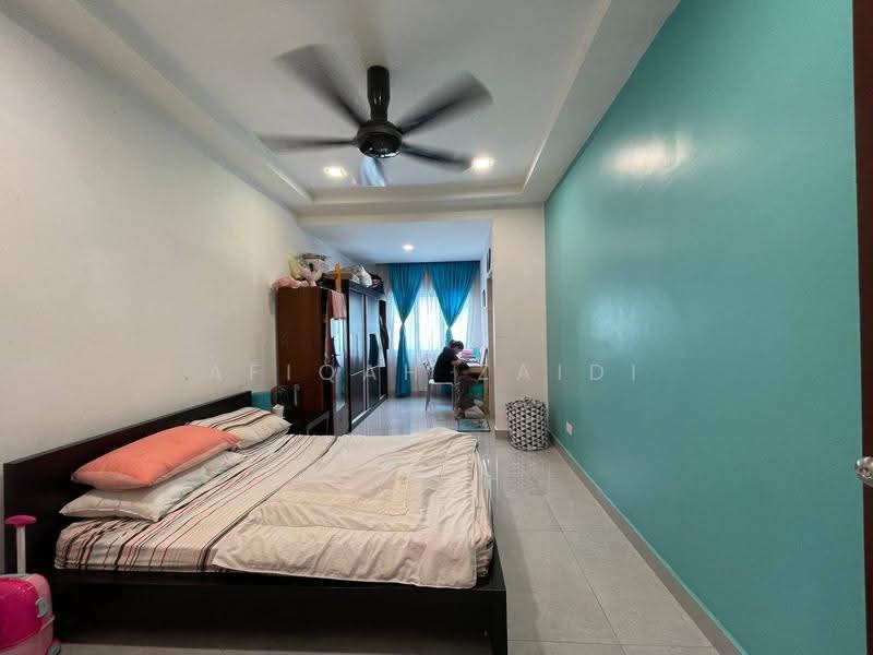 2-storey Terraced House for Sale in Taman Kelana Idaman (Ara Damansara) - Afiqah zaidi - Bedroom - PropertyGuru.com.my