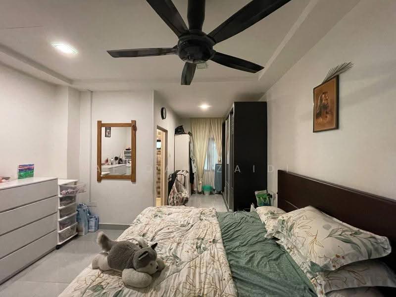 2-storey Terraced House for Sale in Taman Kelana Idaman (Ara Damansara) - Afiqah zaidi - Bedroom - PropertyGuru.com.my