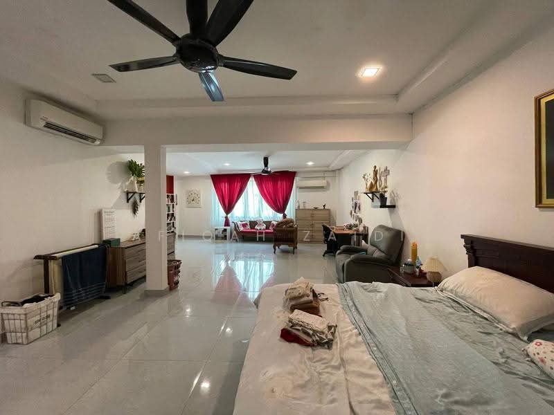 2-storey Terraced House for Sale in Taman Kelana Idaman (Ara Damansara) - Afiqah zaidi - Bedroom - PropertyGuru.com.my