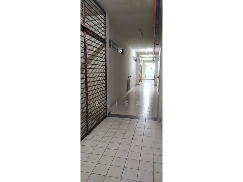Kondominium untuk Disewa di Alpha Villa - Elisa . - Corridor - PropertyGuru.com.my