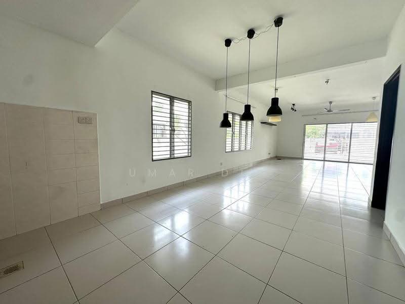 2-storey Terraced House for Sale in Seksyen U9 (Shah Alam) - Umar Din - Living Room - PropertyGuru.com.my