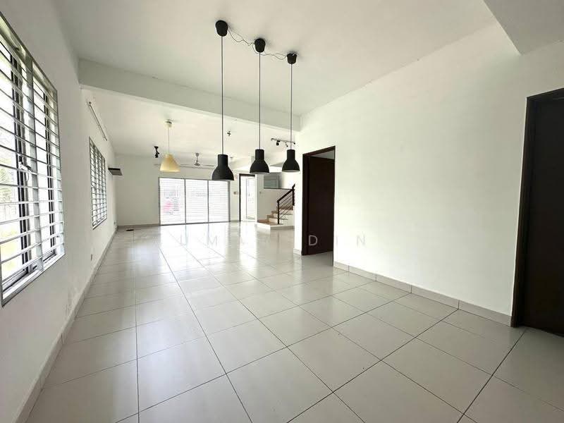 2-storey Terraced House for Sale in Seksyen U9 (Shah Alam) - Umar Din - Living Room - PropertyGuru.com.my