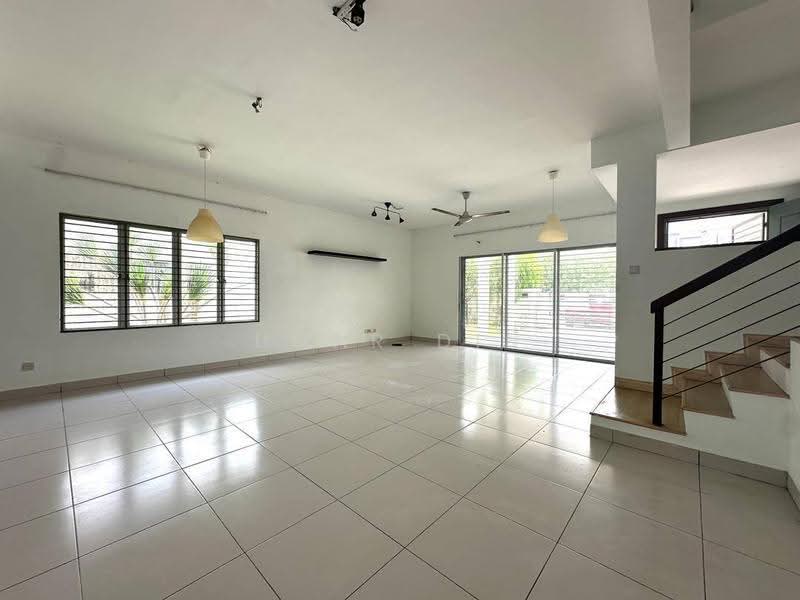 2-storey Terraced House for Sale in Seksyen U9 (Shah Alam) - Umar Din - Living Room - PropertyGuru.com.my