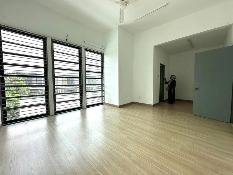 2-storey Terraced House for Sale in Seksyen U9 (Shah Alam) - Umar Din - Living Room - PropertyGuru.com.my