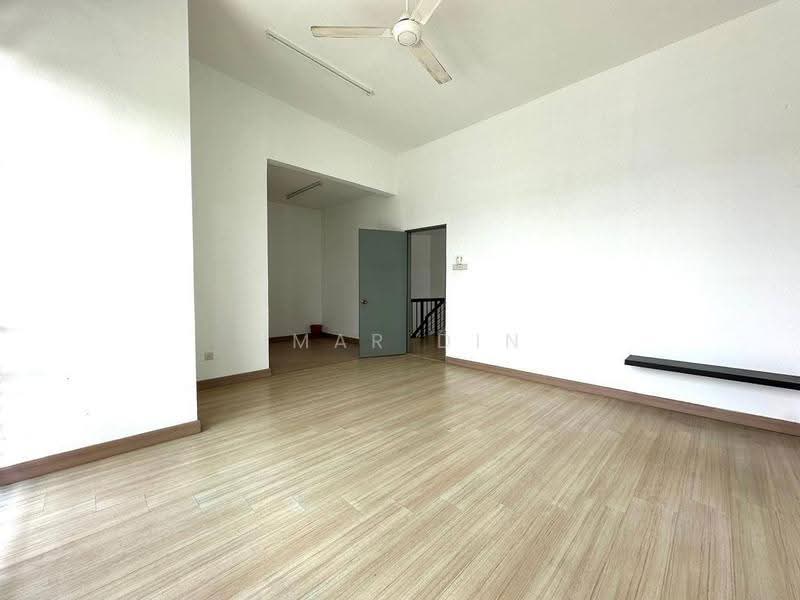 2-storey Terraced House for Sale in Seksyen U9 (Shah Alam) - Umar Din - Living Room - PropertyGuru.com.my