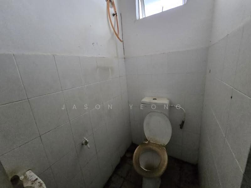 Shop / Office for Rent in Taman Senawang Jaya (Senawang) - Jason Yeong - Bathroom - PropertyGuru.com.my
