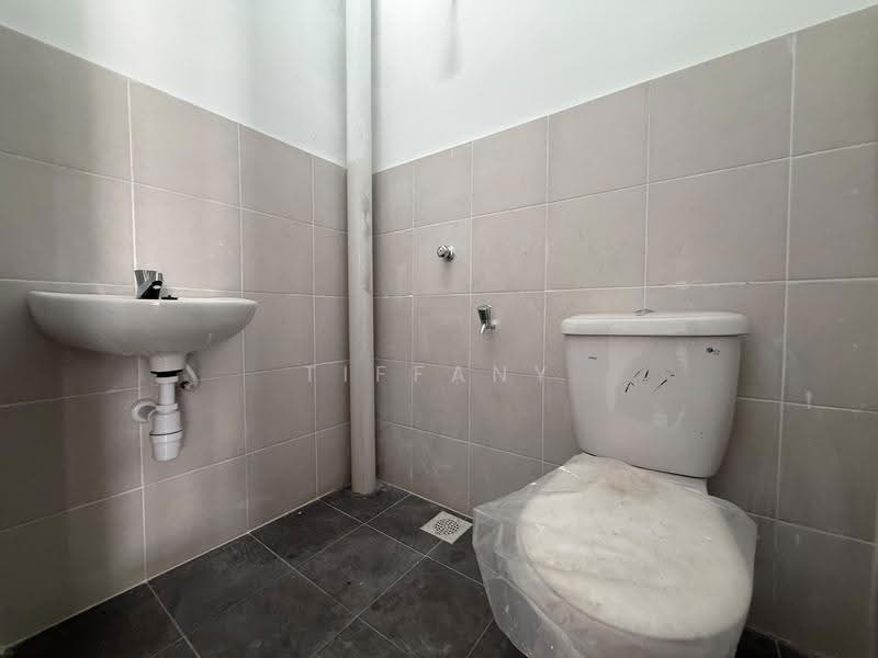 Terraced House for Rent in Taman Kundang Jaya (Rawang) - Tiffany Yang - Bathroom - PropertyGuru.com.my