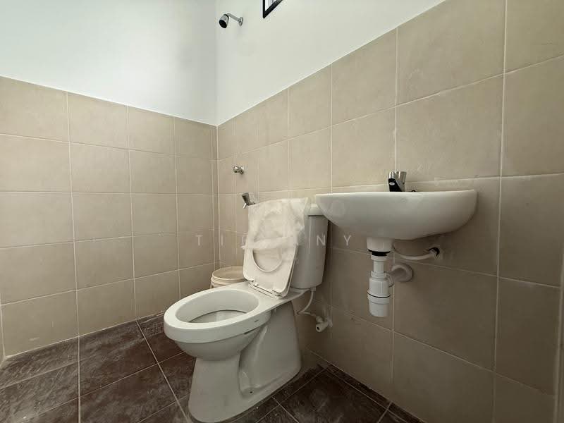 Terraced House for Rent in Taman Kundang Jaya (Rawang) - Tiffany Yang - Bathroom - PropertyGuru.com.my