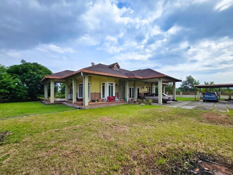 Bungalow House for Sale in Bukit Beruntung (Selangor) - Zann Fauzan - PropertyGuru.com.my