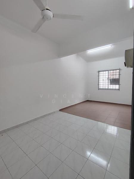 2-storey Terraced House for Rent in Taman Molek (Johor Bahru) - Vincent Gian - PropertyGuru.com.my