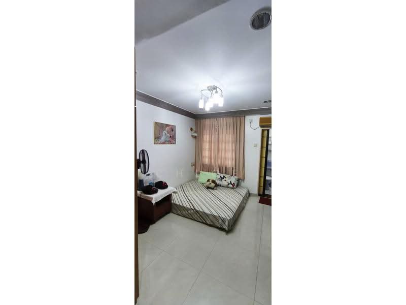 2-storey Terraced House for Rent in Taman Sri Intan (Johor Bahru) - Chloe Chin - Bedroom - PropertyGuru.com.my