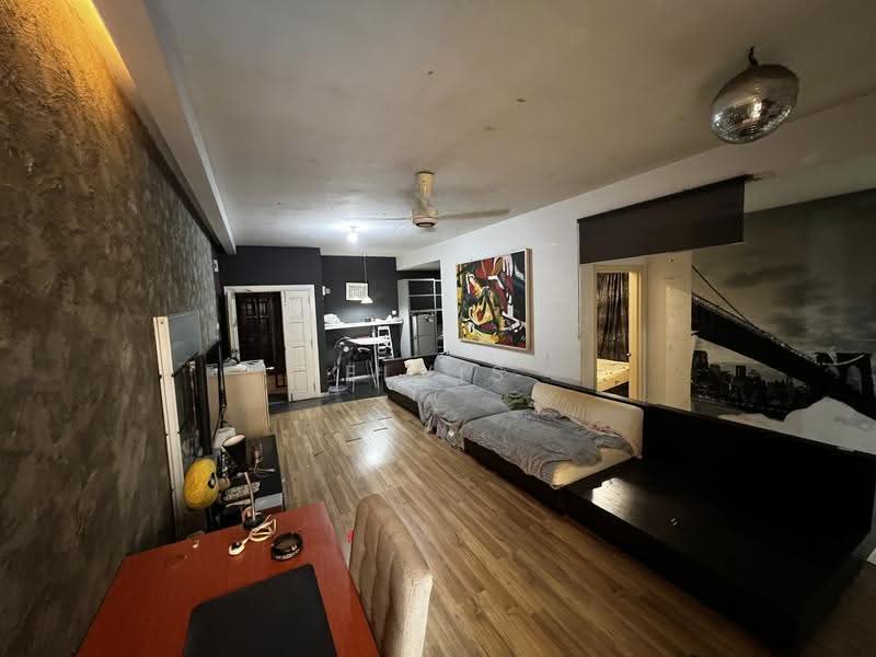 Kondominium untuk Dijual di Pelangi Utama - Elvis Kok - Living Room - PropertyGuru.com.my