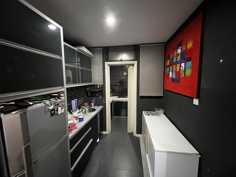 Kondominium untuk Dijual di Pelangi Utama - Elvis Kok - Kitchen - PropertyGuru.com.my