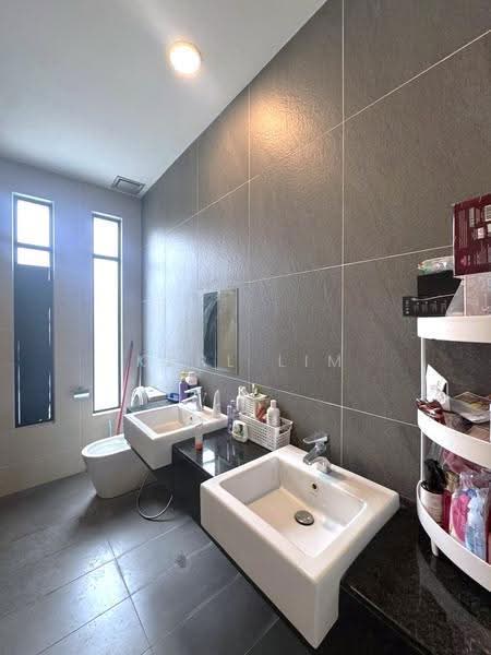Semi-Detached House for Sale in Taman Desa Tebrau (Tebrau) - Karl Lim - Bathroom - PropertyGuru.com.my