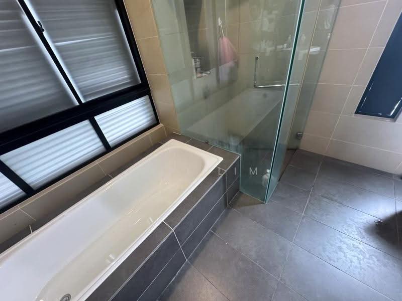 Semi-Detached House for Sale in Taman Desa Tebrau (Tebrau) - Karl Lim - Bathroom - PropertyGuru.com.my