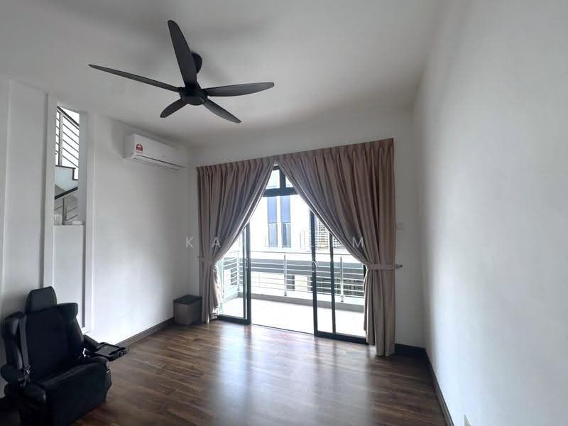 Semi-Detached House for Sale in Taman Desa Tebrau (Tebrau) - Karl Lim - Living Room - PropertyGuru.com.my