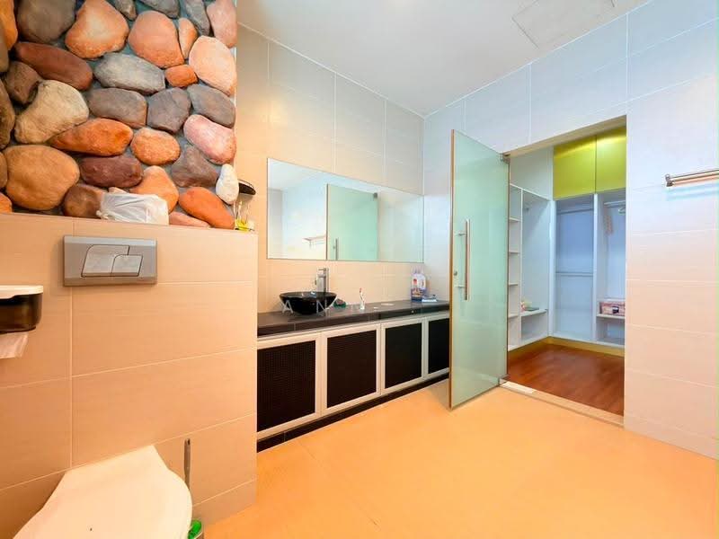 Semi-Detached House for Sale in Taman Amira (Iskandar Puteri (Nusajaya)) - Ann . - Bathroom - PropertyGuru.com.my