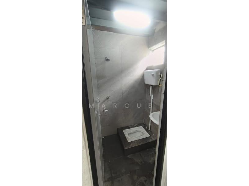 Kilang untuk Disewa di Sri Senawang Light Industry Area (Seremban) - Marcus Yeow - Bathroom - PropertyGuru.com.my