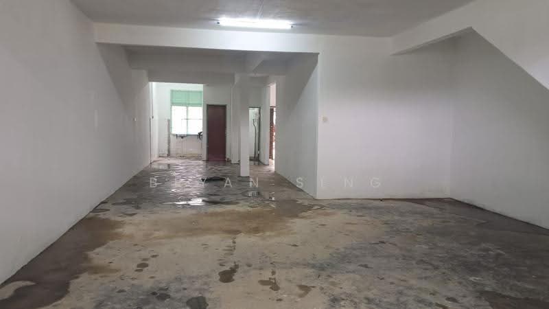 Shop for Sale in Taman Mewah (Kulai) - Bryan Seng - Interior - PropertyGuru.com.my