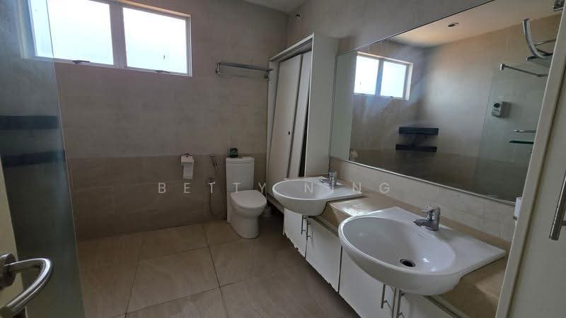 Kondominium untuk Dijual di Ken Damansara 2 - Betty Ning - Bathroom - PropertyGuru.com.my