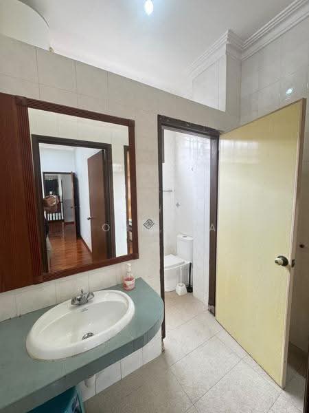 2-storey Terraced House for Rent in Taman Perling (Perling) - John Sia - Bathroom - PropertyGuru.com.my