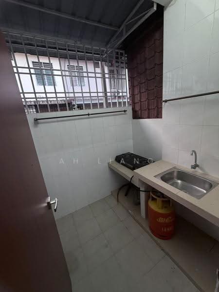 Rumah Teres 2-Tingkat untuk Disewa di Mutiara Rini (Skudai) - Ah Liang - Kitchen - PropertyGuru.com.my