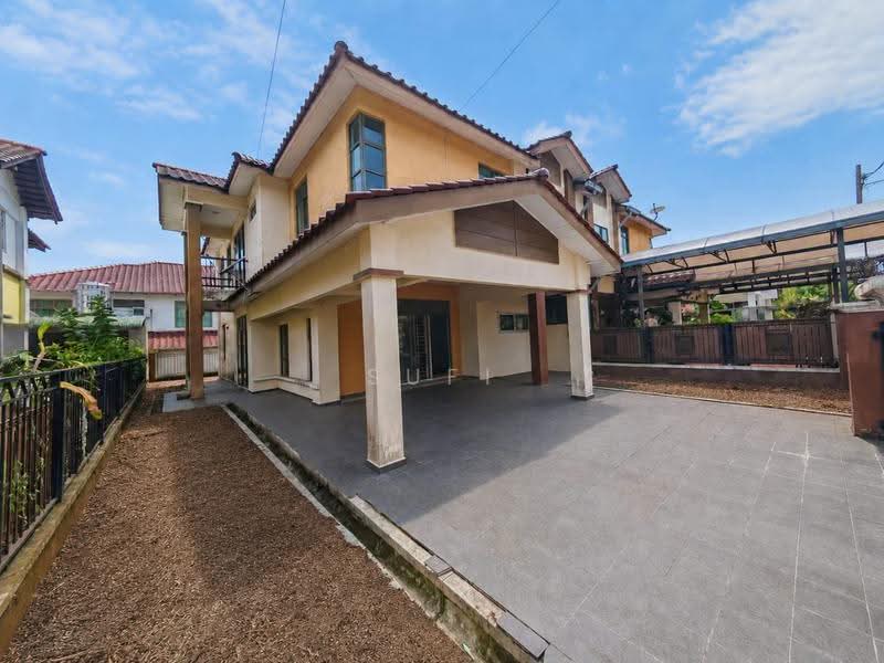 Rumah Berkembar untuk Dijual di Taman Saujana (Kluang) - Sufi Norman - Exterior - PropertyGuru.com.my