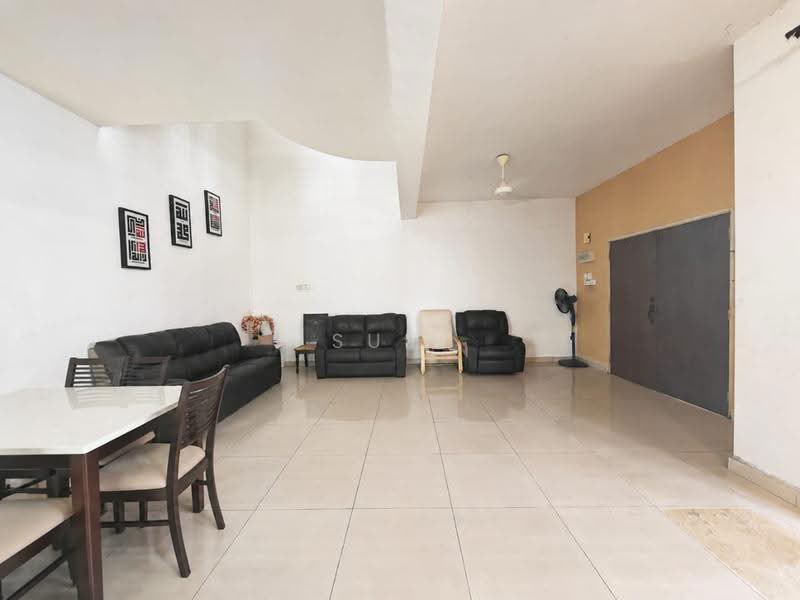Rumah Berkembar untuk Dijual di Taman Saujana (Kluang) - Sufi Norman - Living Room - PropertyGuru.com.my