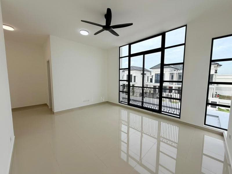 Rumah Kluster untuk Dijual di Setia Tropika (Johor Bahru) - VIN Kee - Living Room - PropertyGuru.com.my
