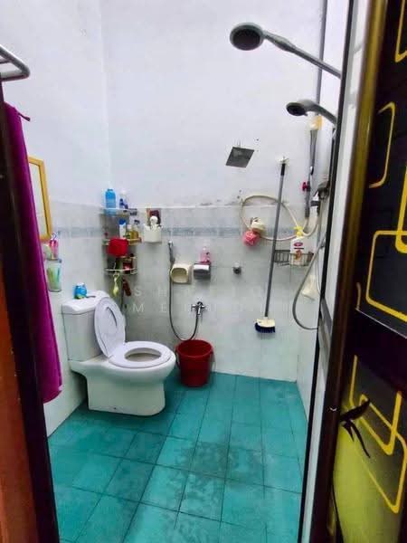Rumah Teres 2-Tingkat untuk Dijual di Bandar Baru Salak Tinggi (Sepang) - Shafiq Amerudin - Bathroom - PropertyGuru.com.my