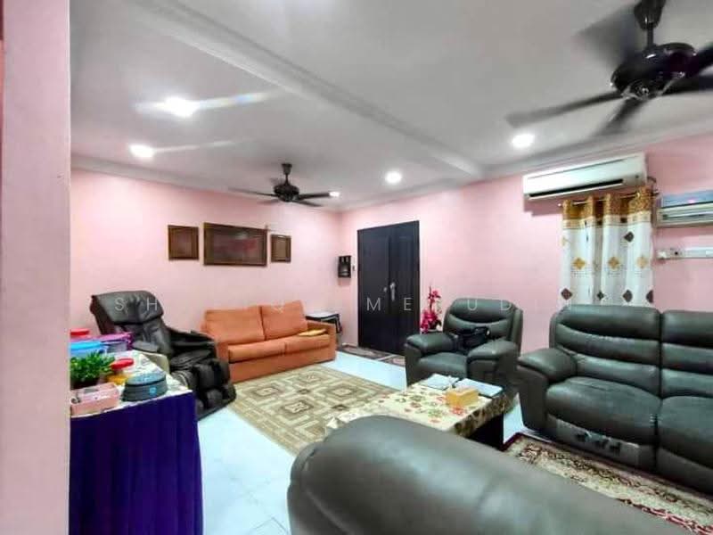 Rumah Teres 2-Tingkat untuk Dijual di Bandar Baru Salak Tinggi (Sepang) - Shafiq Amerudin - Living Room - PropertyGuru.com.my