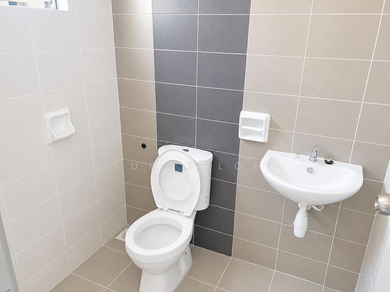 Rumah Teres 2-Tingkat untuk Dijual di Saujana Rawang (Rawang) - Lucas Loh - Bathroom - PropertyGuru.com.my