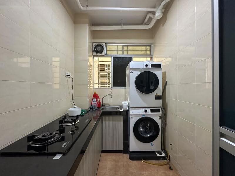 Kondominium untuk Disewa di Platinum Lake PV 13 - Yang . - Kitchen - PropertyGuru.com.my