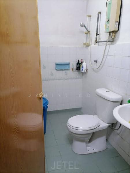 Rumah Teres 2-Tingkat untuk Dijual di Taman Bayu Perdana (Klang) - Daniel Kok - Bathroom - PropertyGuru.com.my
