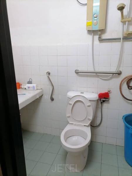 Rumah Teres 2-Tingkat untuk Dijual di Taman Bayu Perdana (Klang) - Daniel Kok - Bathroom - PropertyGuru.com.my