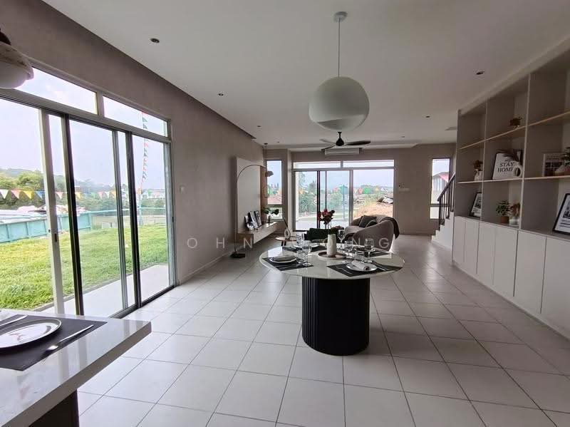 Rumah Teres 2-Tingkat untuk Dijual di Seremban 2 (Seremban) - John Wong - Living Room - PropertyGuru.com.my