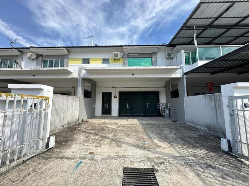 Rumah Teres 2-Tingkat untuk Dijual di Taman Pura Kencana (Batu Pahat) - Shanel Tee - Exterior - PropertyGuru.com.my
