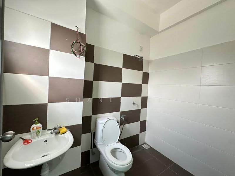 Rumah Teres 2-Tingkat untuk Dijual di Taman Pura Kencana (Batu Pahat) - Shanel Tee - Bathroom - PropertyGuru.com.my