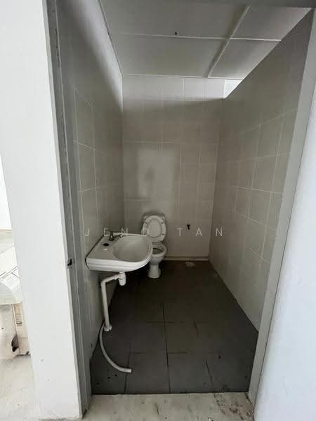 Shop / Office for Rent in Kuching (Sarawak) - Jeno Tan - Bathroom - PropertyGuru.com.my