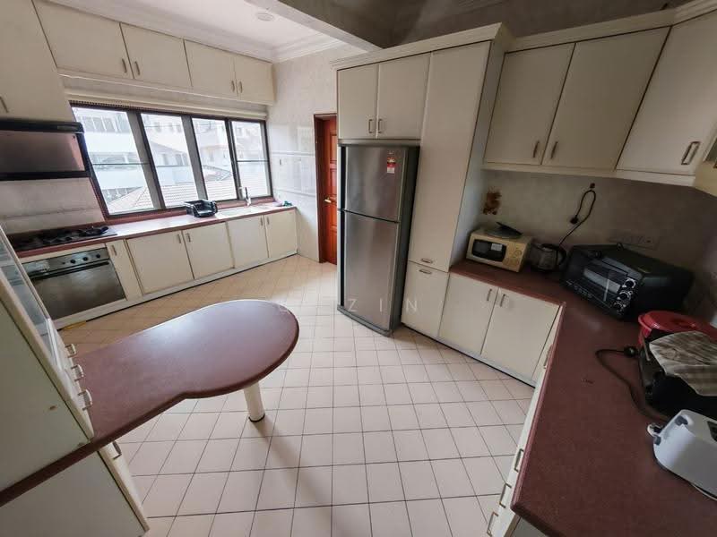 Condominium for Rent at Allamanda - Qazin Khoo - Kitchen - PropertyGuru.com.my